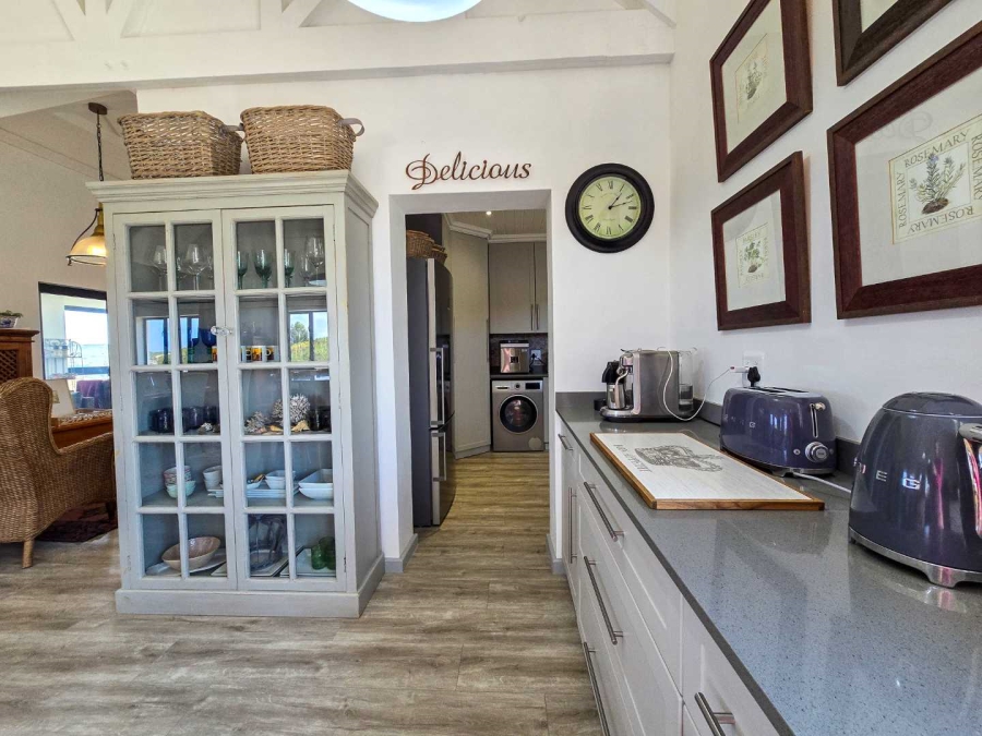 2 Bedroom Property for Sale in Stilbaai Oos Western Cape